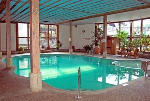 фото отеля Golden Arrow Lakeside Resort