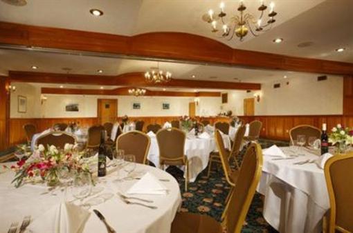 фото отеля Golden Arrow Lakeside Resort