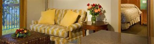 фото отеля Golden Arrow Lakeside Resort