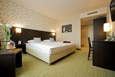 фото отеля President Hotel Bonn