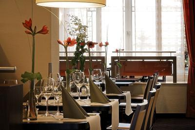 фото отеля President Hotel Bonn
