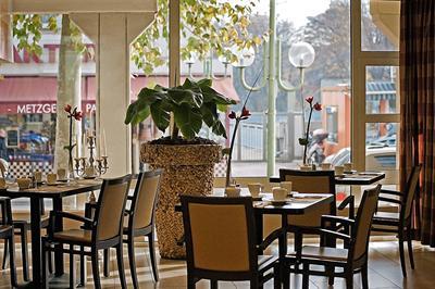 фото отеля President Hotel Bonn