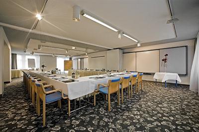 фото отеля President Hotel Bonn