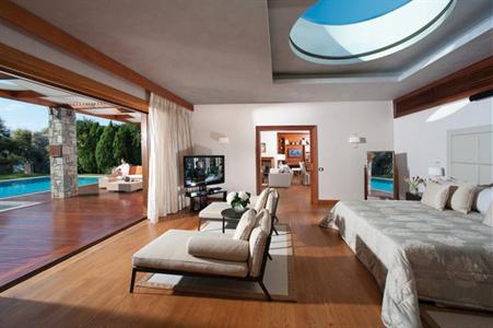 фото отеля Grand Resort Lagonissi