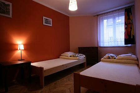 фото отеля Dizzy Daisy Hostel DD Downtown