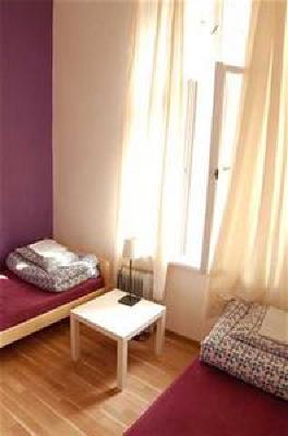 фото отеля Dizzy Daisy Hostel DD Downtown