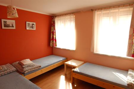 фото отеля Dizzy Daisy Hostel DD Downtown