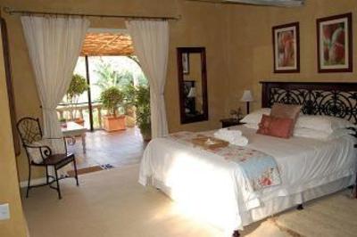 фото отеля Petite Provence Bed & Breakfast Salt Rock