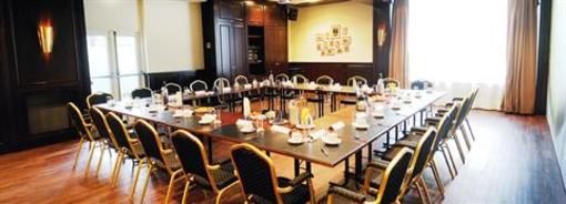фото отеля Amadore Hotel Arneville