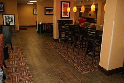 фото отеля Hampton Inn Youngstown North