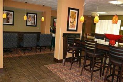 фото отеля Hampton Inn Youngstown North
