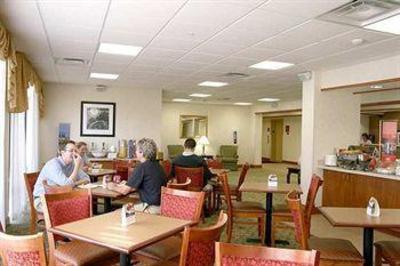 фото отеля Hampton Inn Youngstown North