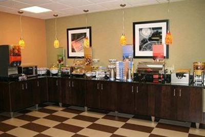 фото отеля Hampton Inn Youngstown North