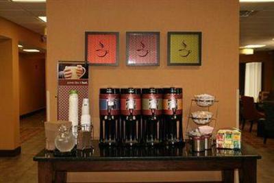 фото отеля Hampton Inn Youngstown North