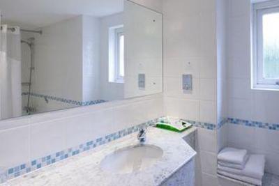 фото отеля Holiday Inn Farnborough