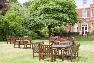 фото отеля Holiday Inn Farnborough