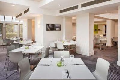 фото отеля Holiday Inn Farnborough