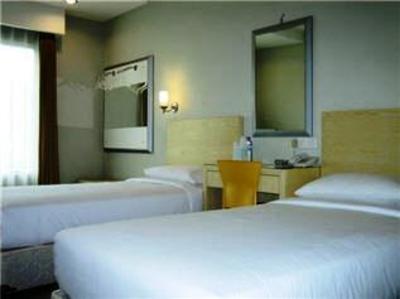 фото отеля Triniti Hotel Batam