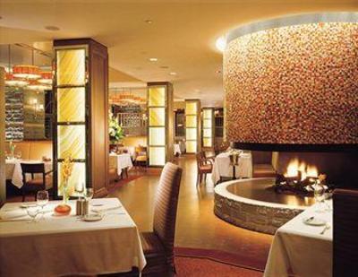 фото отеля Four Seasons Resort Whistler
