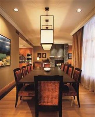 фото отеля Four Seasons Resort Whistler