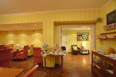 фото отеля Rheinland Hotel