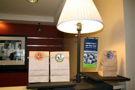 фото отеля Hampton Inn Pittsburgh - McKnight Rd.