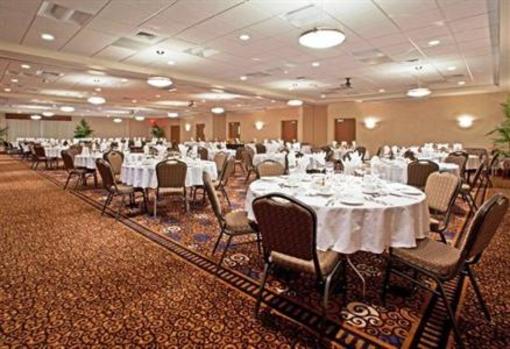 фото отеля Holiday Inn Fort Wayne-IPFW & Coliseum