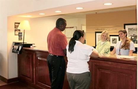 фото отеля Hampton Inn Charleston - Southridge