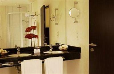 фото отеля BEST WESTERN Premier Castanea Resort Hotel