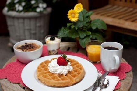 фото отеля BEST WESTERN Elm House Inn
