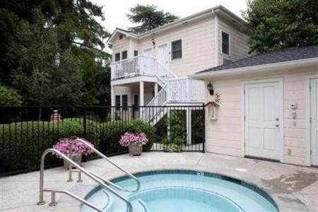 фото отеля BEST WESTERN Elm House Inn