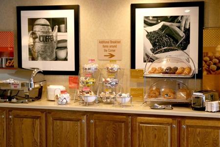 фото отеля Hampton Inn Lincoln - Heritage Park