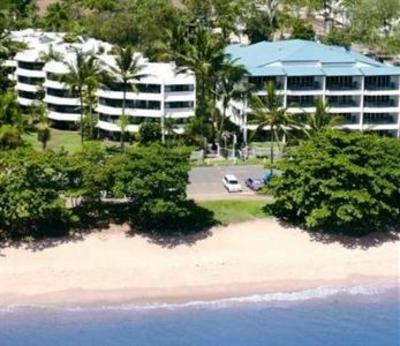 фото отеля Roydon Beachfront Apartments