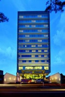 фото отеля Favehotel Adi Sucipto Solo