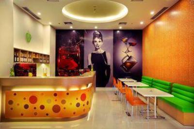 фото отеля Favehotel Adi Sucipto Solo