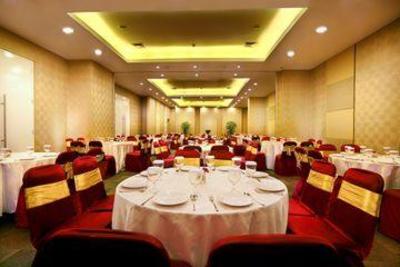 фото отеля Favehotel Adi Sucipto Solo
