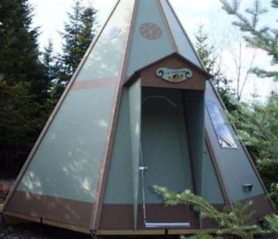фото отеля Aux Tipis de la Rivière Sauvage