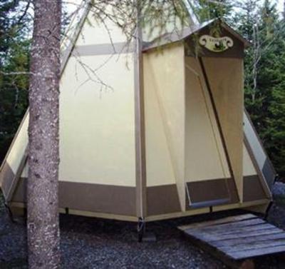 фото отеля Aux Tipis de la Rivière Sauvage