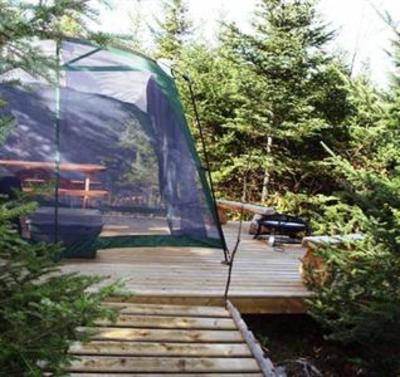 фото отеля Aux Tipis de la Rivière Sauvage