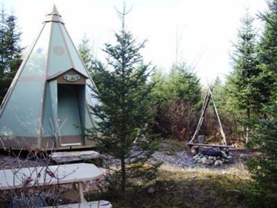 фото отеля Aux Tipis de la Rivière Sauvage