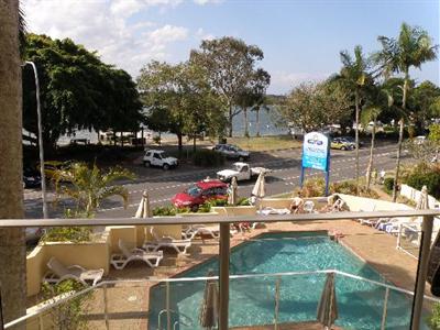 фото отеля Regatta Riverfront Apartments