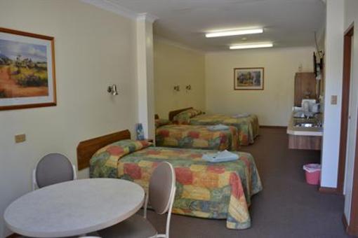 фото отеля Sturt Motel