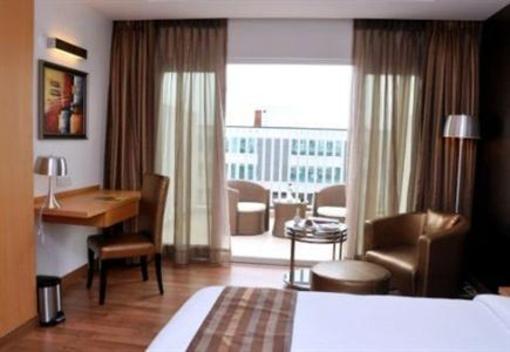 фото отеля Lineage Hotel