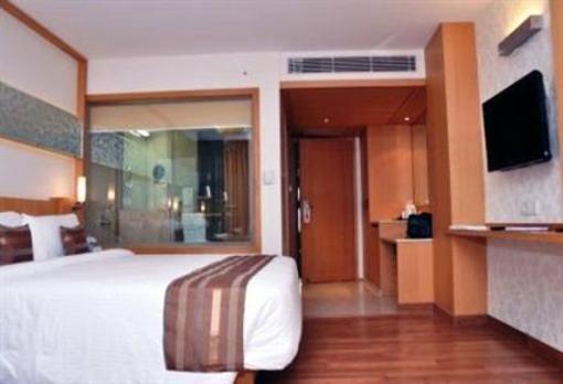 фото отеля Lineage Hotel