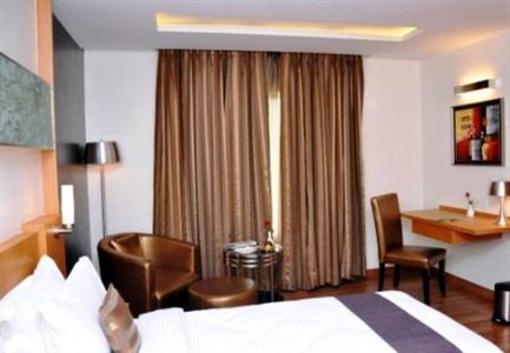 фото отеля Lineage Hotel