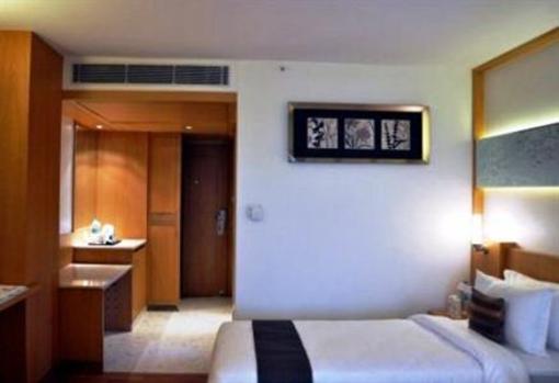 фото отеля Lineage Hotel
