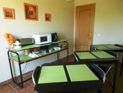 фото отеля Hostal Sant Roc