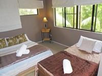 фото отеля Rainforest Apartments Mission Beach