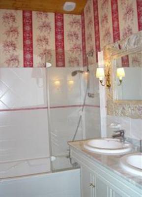 фото отеля Domaine De Peyron Bed & Breakfast Saint-Cricq-Chalosse