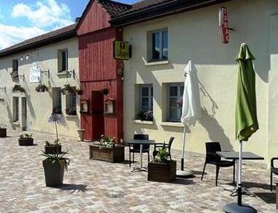 фото отеля Logis La Venise Verte Hotel Soulaines-Dhuys